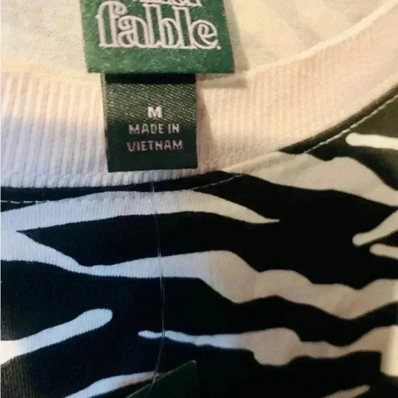 💜 3/25 NWT Wild Fable Target Brand  Cream & Black Zebra Print Crew Neck Shirt - Picture 3 of 3